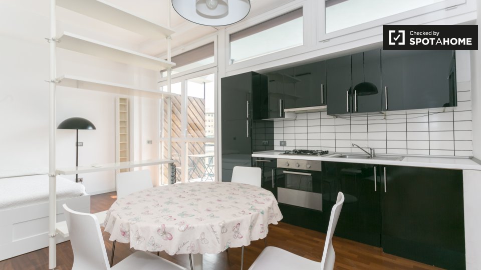 Immagine 4 di Ufficio in affitto  in Via Tristano Calco a Milano