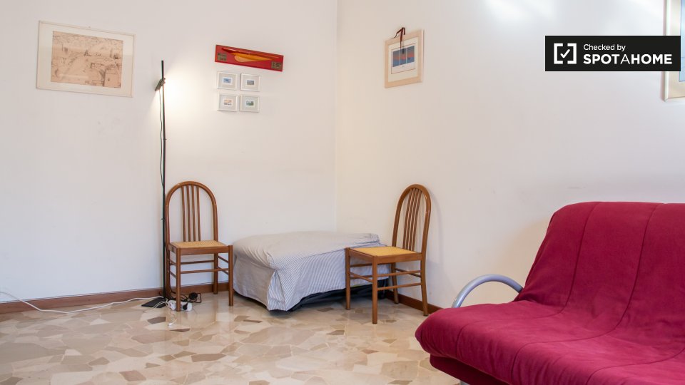 Immagine 16 di Appartamento in affitto  in Via Desenzano a Milano