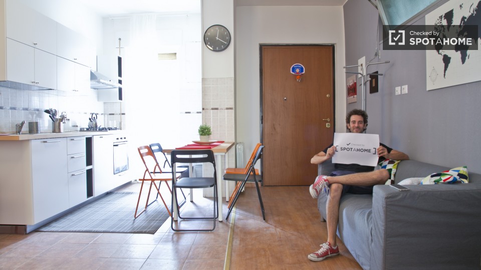 Immagine 11 di Camera condivisa in affitto  in Viale Libia a Roma