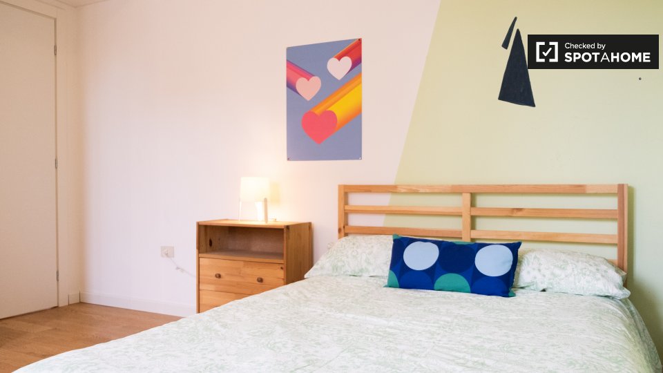 Immagine 18 di Camera condivisa in affitto  in Via dei Glicini a Roma