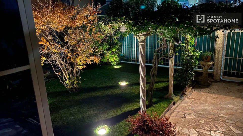 Immagine 9 di Appartamento in affitto  in Via Valleambrosia, Rozzano MI, Italy a Rozzano