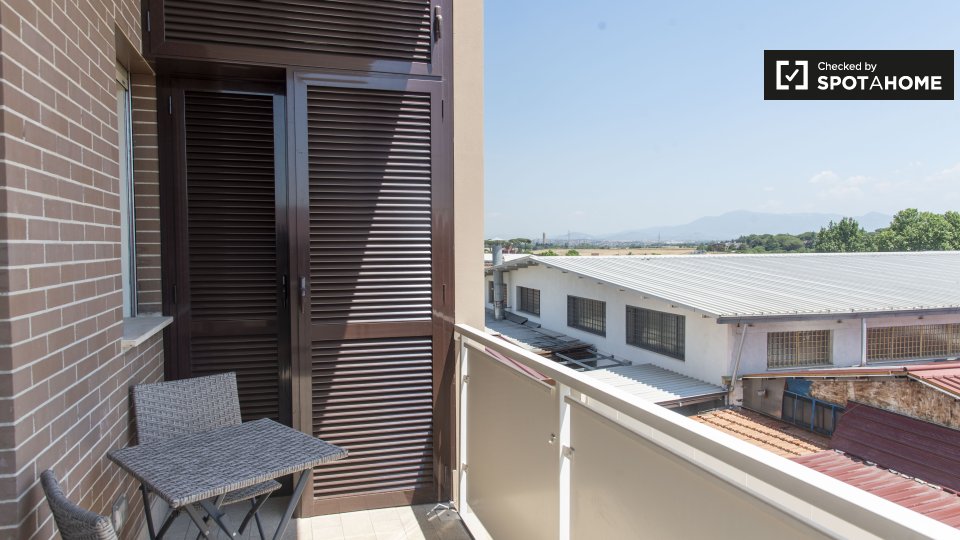 Immagine 13 di Ufficio in affitto  in Via Prenestina a Roma