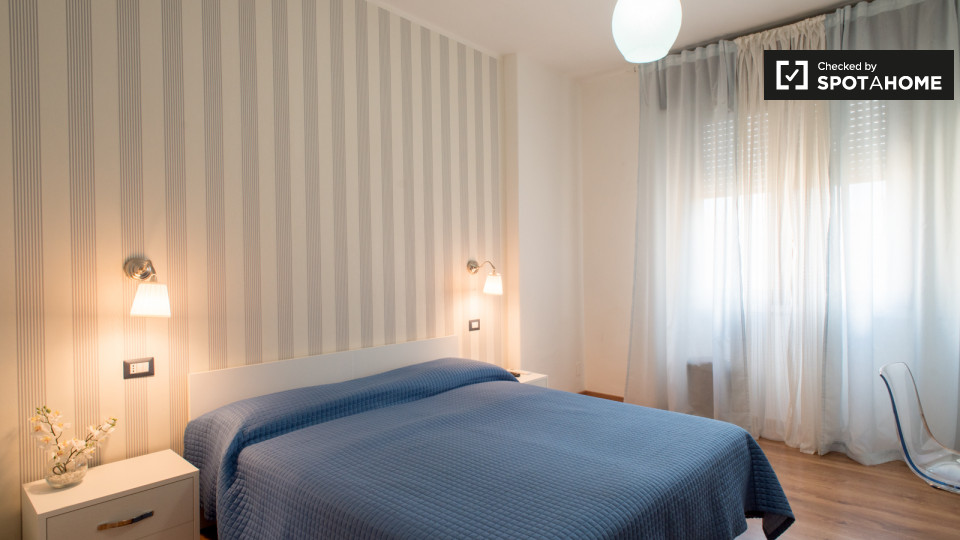 Immagine 1 di Camera condivisa in affitto  in Via Monza a Roma