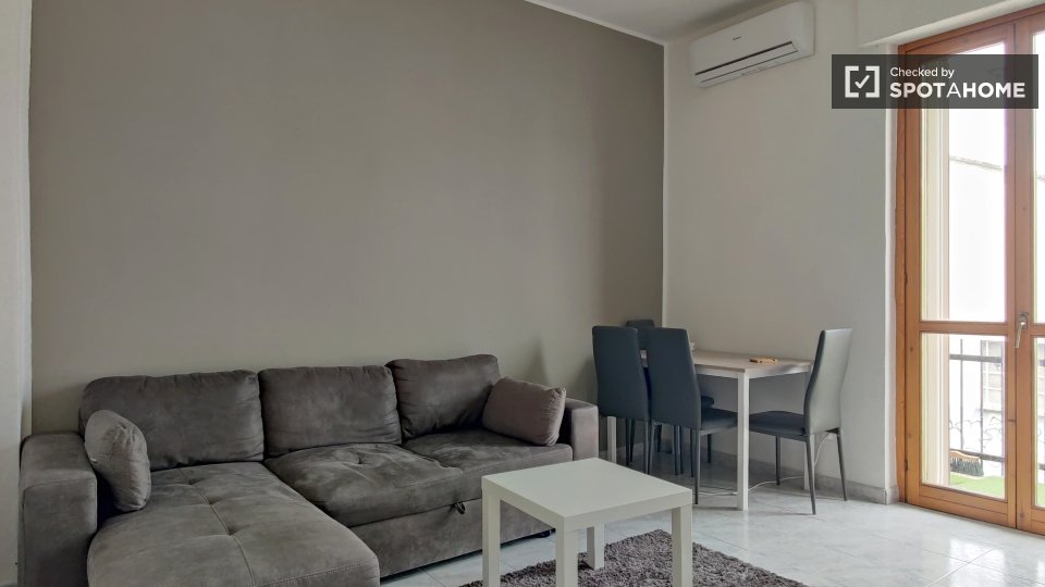 Immagine 1 di Appartamento in affitto  in Via Val Gardena a Milano