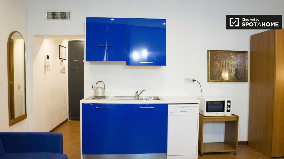 Immagine 5 di Ufficio in affitto  in Via Zucchelli a Roma