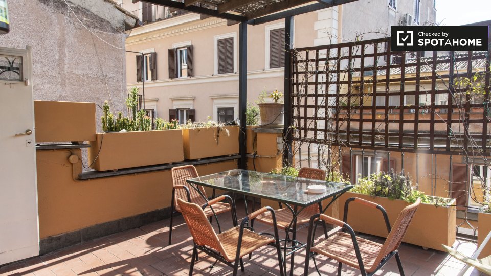 Immagine 8 di Appartamento in affitto  in Via del Pavone a Roma