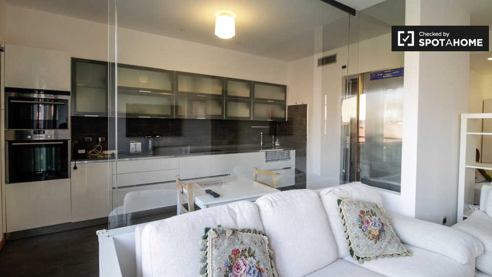 Immagine 3 di Ufficio in affitto  in Alzaia Naviglio Pavese, 20143 Milano MI, Italy a Milano