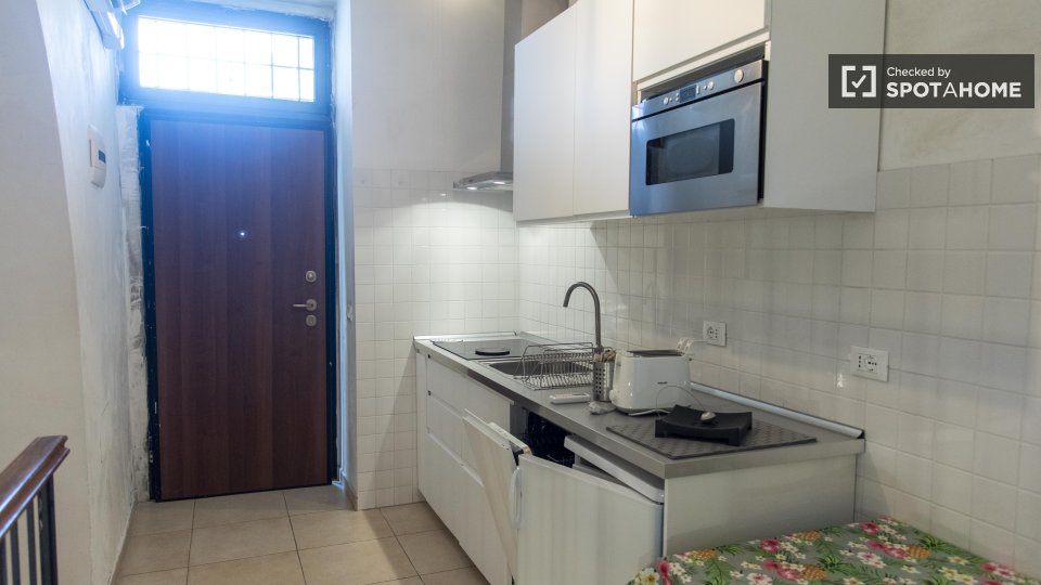 Immagine 8 di Appartamento in affitto  in Via degli Irpini a Roma