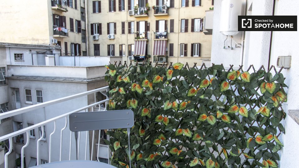 Immagine 19 di Camera condivisa in affitto  in Via Oderisi da Gubbio a Roma