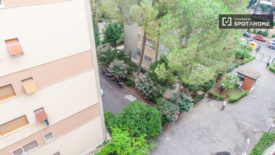 Immagine 14 di Camera condivisa in affitto  in Via Val Padana a Roma