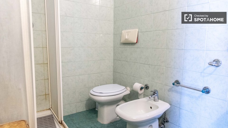 Immagine 10 di Appartamento in affitto  in Piazza Ragusa a Roma