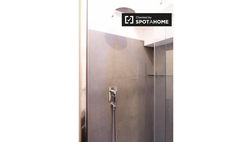 Immagine 7 di Ufficio in affitto  in Via del Banco di Santo Spirito a Roma