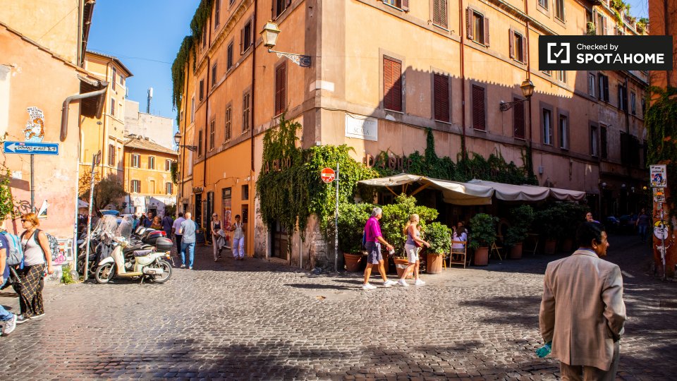 Immagine 19 di Appartamento in affitto  in Via Garibaldi, 89, 00165 Roma RM, Italy a Roma