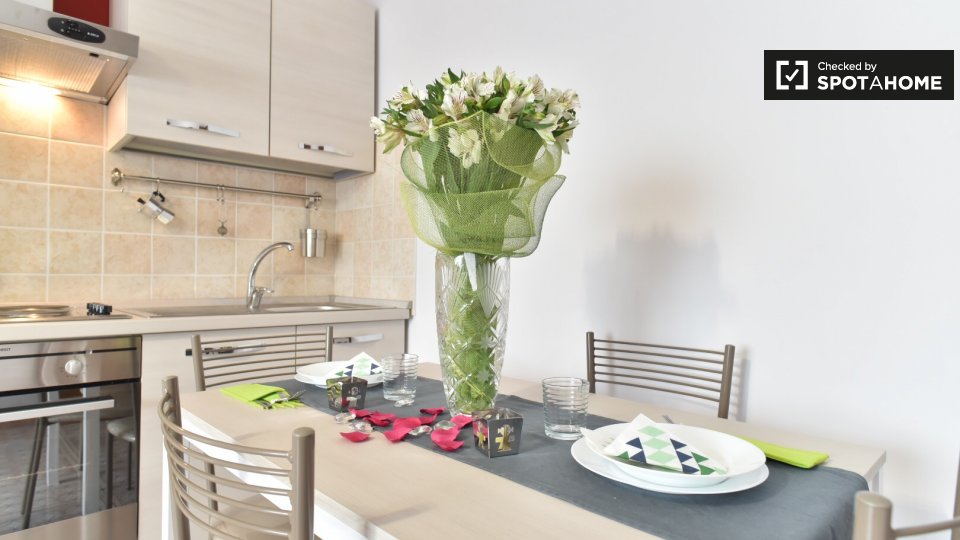 Immagine 5 di Appartamento in affitto  in Via Alessio Baldovinetti, 00142 Roma RM, Italy a Roma