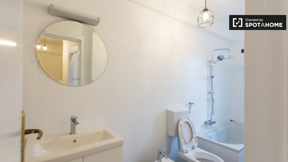 Immagine 12 di Camera condivisa in affitto  in Corso Venezia a Milano