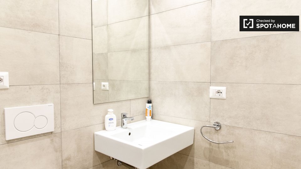 Immagine 12 di Appartamento in affitto  in Via Alessandria a Roma