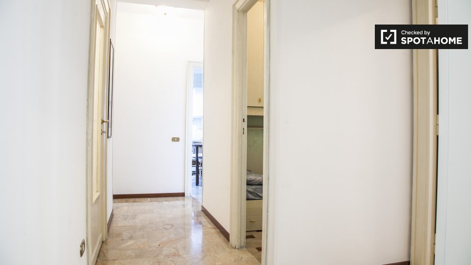 Immagine 18 di Camera condivisa in affitto  in Via Marcantonio Bragadin a Roma