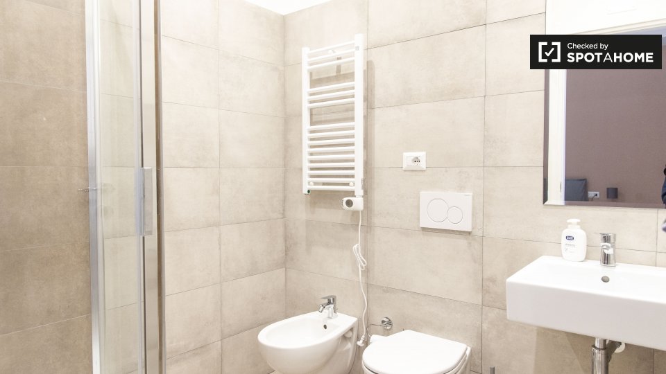 Immagine 9 di Appartamento in affitto  in Via Alessandria a Roma