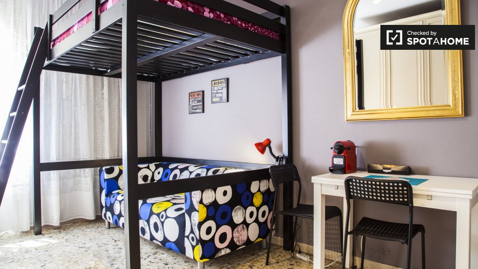 Immagine 1 di Camera condivisa in affitto  in Via Tiburtina a Roma