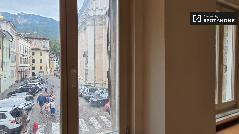 Immagine 5 di Camera condivisa in affitto  in Piazza Santa Maria Maggiore a Trento