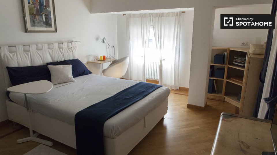 Immagine 5 di Camera condivisa in affitto  in Via Anite di Tegea a Roma