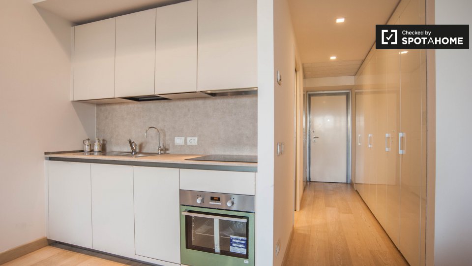 Immagine 5 di Ufficio in affitto  in Viale Giorgio Ribotta a Roma