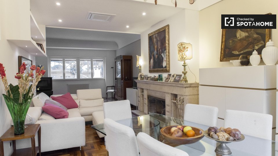 Immagine 6 di Camera condivisa in affitto  in Via Anite di Tegea a Roma