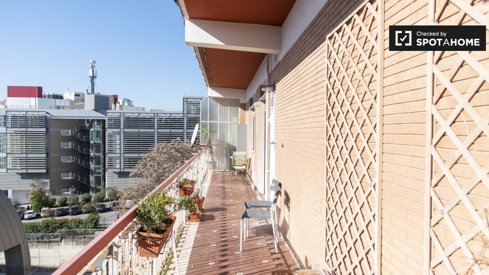 Immagine 13 di Camera condivisa in affitto  in Via Antonino Pio a Roma