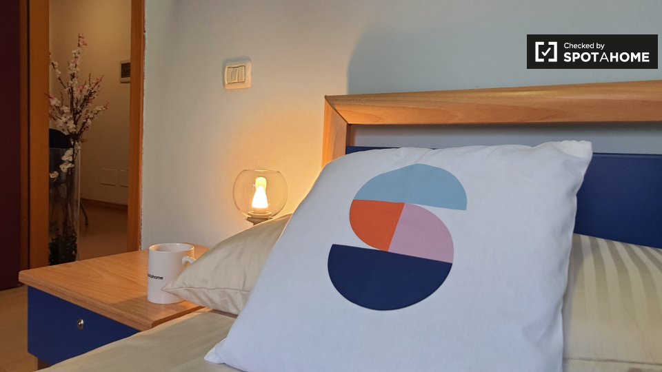 Immagine 19 di Camera condivisa in affitto  in Via Anton Giulio Barrili a Milano