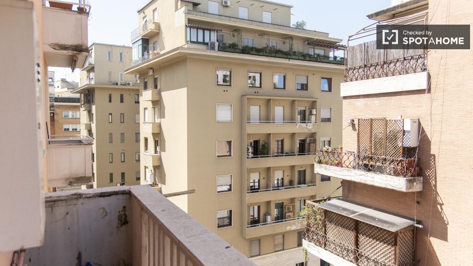 Immagine 17 di Appartamento in affitto  in Via dei Podesti a Roma