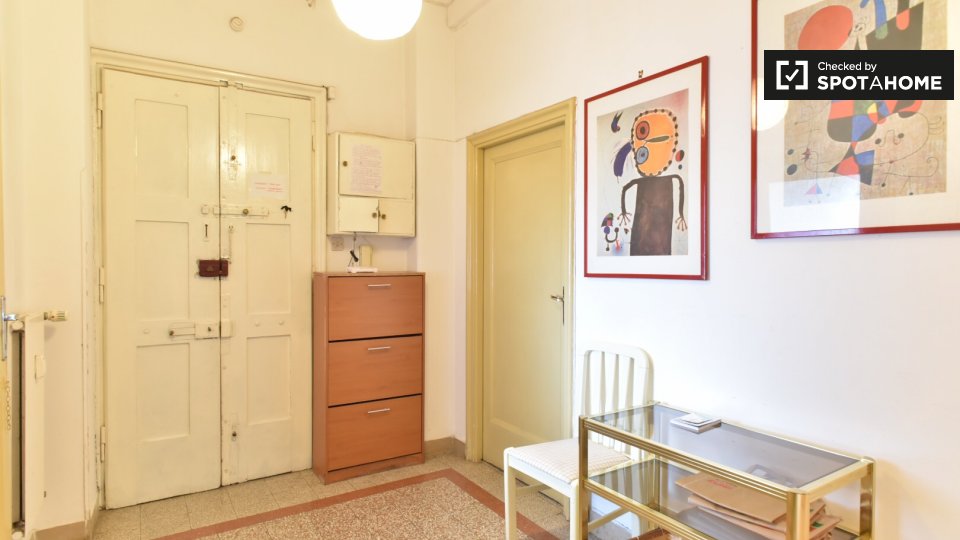 Immagine 18 di Camera condivisa in affitto  in Via Dacia a Roma