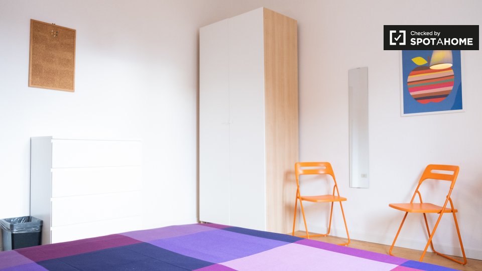 Immagine 4 di Camera condivisa in affitto  in Via dei Glicini a Roma