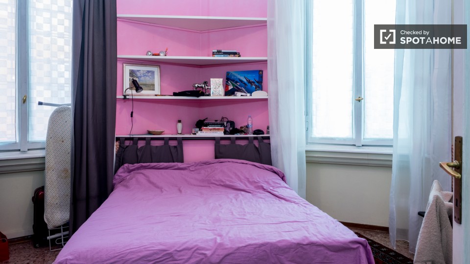 Immagine 2 di Camera condivisa in affitto  in Viale Edoardo Jenner a Milano