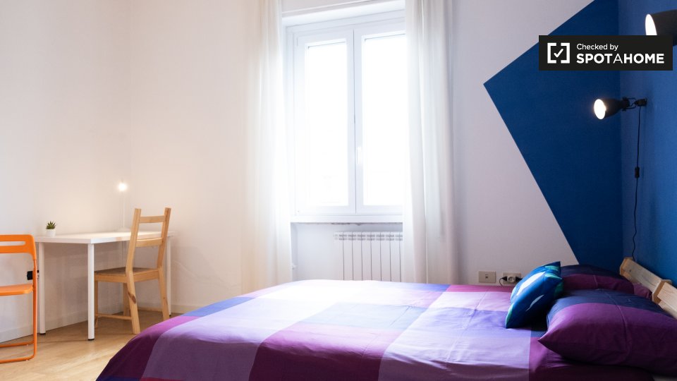 Immagine 1 di Camera condivisa in affitto  in Via dei Glicini a Roma