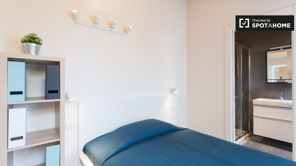 Immagine 19 di Camera condivisa in affitto  in Viale Bligny a Milano