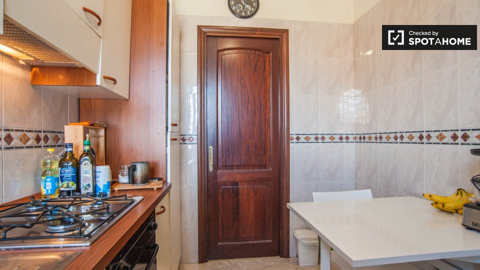 Immagine 12 di Camera condivisa in affitto  in Via Francesco Bianchi, 00133 Roma RM, Italy a Roma