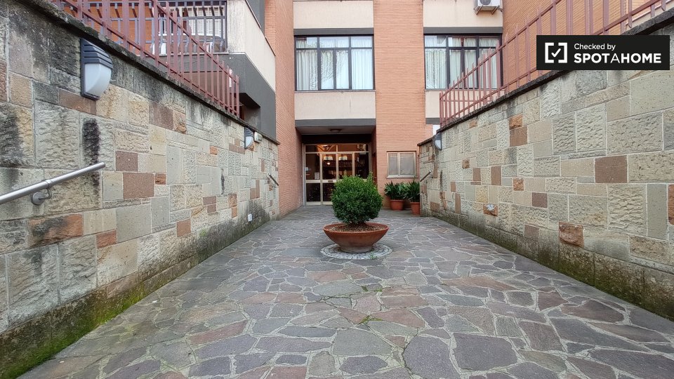 Immagine 16 di Appartamento in affitto  in Via Ildebrando Vivanti a Roma