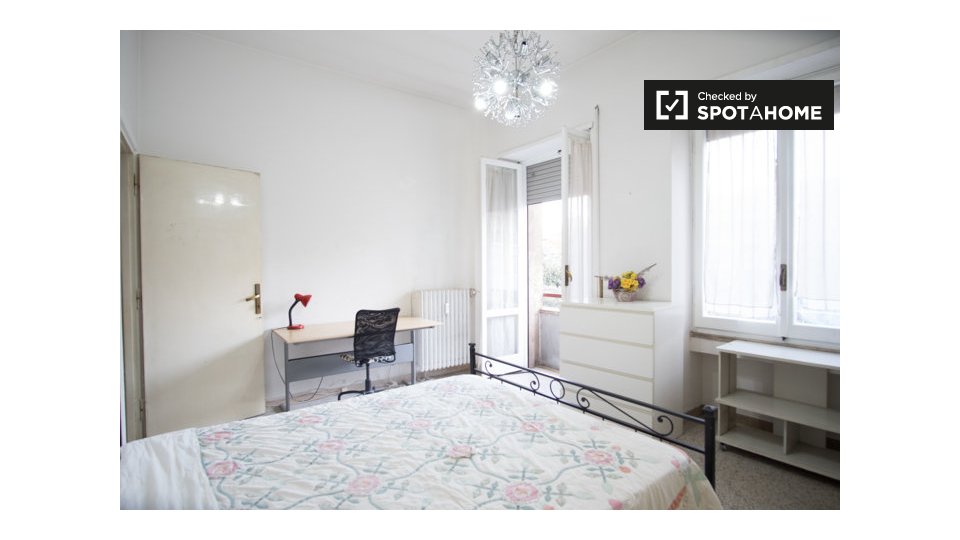 Immagine 8 di Camera condivisa in affitto  in Piazza San Giovanni Bosco a Roma