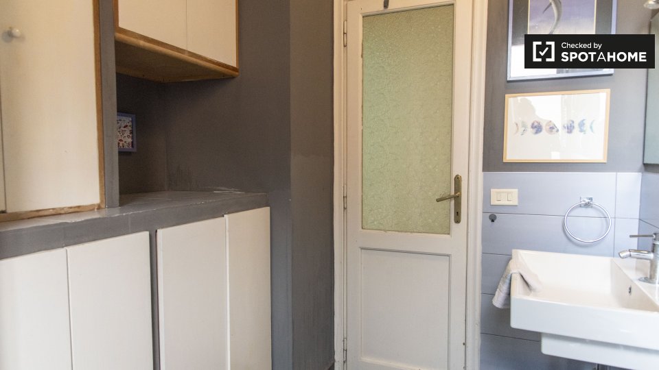 Immagine 8 di Appartamento in affitto  in Via Francesco Caracciolo a Roma