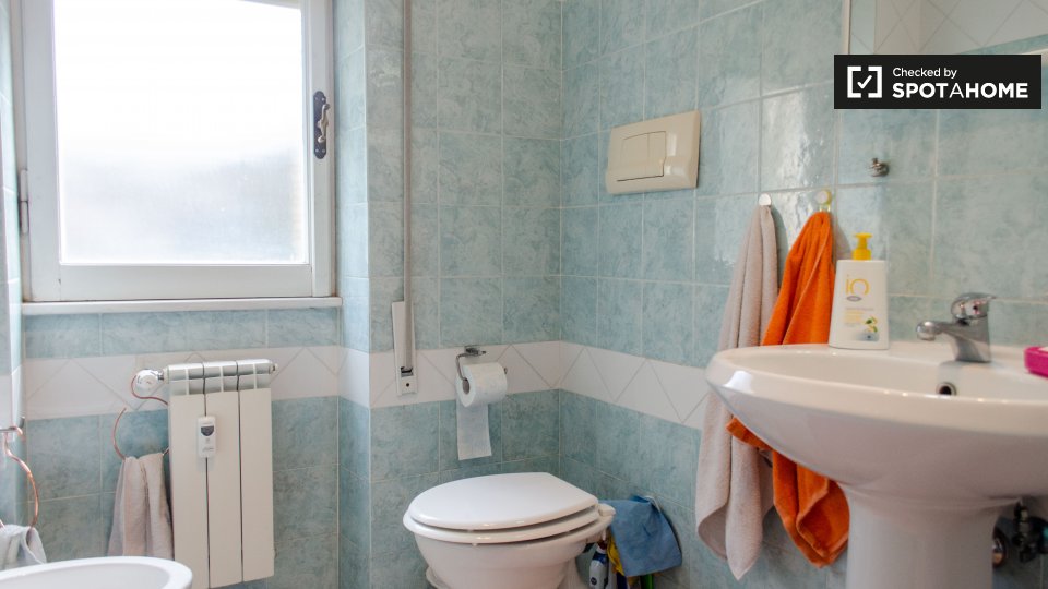 Immagine 18 di Camera condivisa in affitto  in Via Francesco De Vico, 00142 Roma RM, Italy a Roma