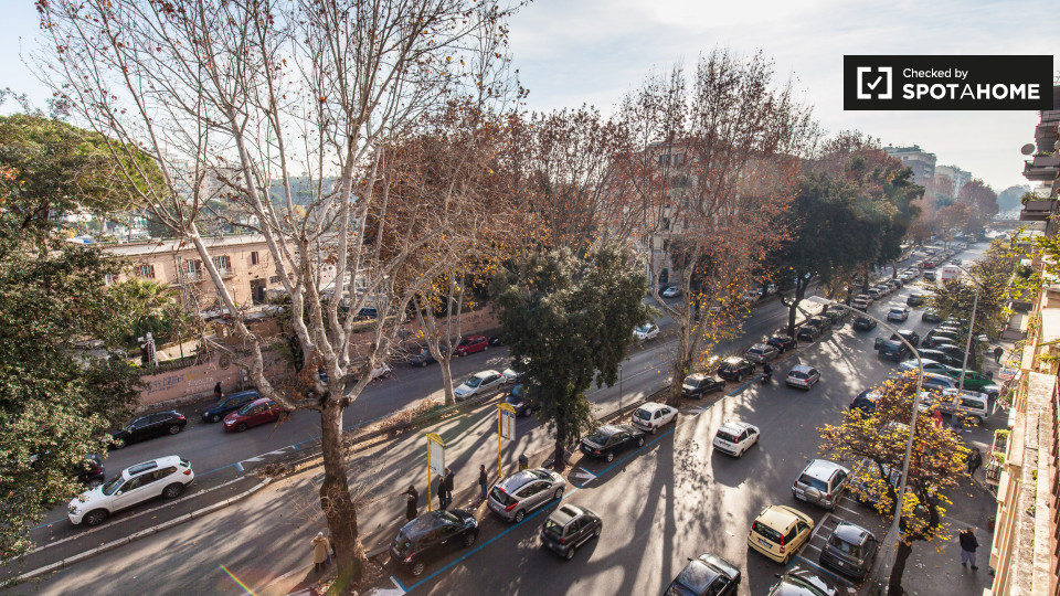 Immagine 19 di Camera condivisa in affitto  in Via Ostiense a Roma
