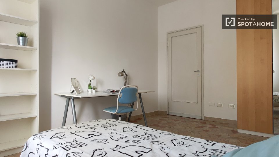 Immagine 2 di Camera condivisa in affitto  in Via Fratelli Rosselli a Milano