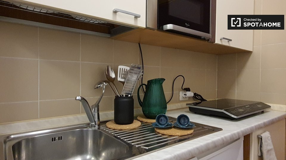 Immagine 10 di Camera condivisa in affitto  in Via Anton Giulio Barrili a Milano