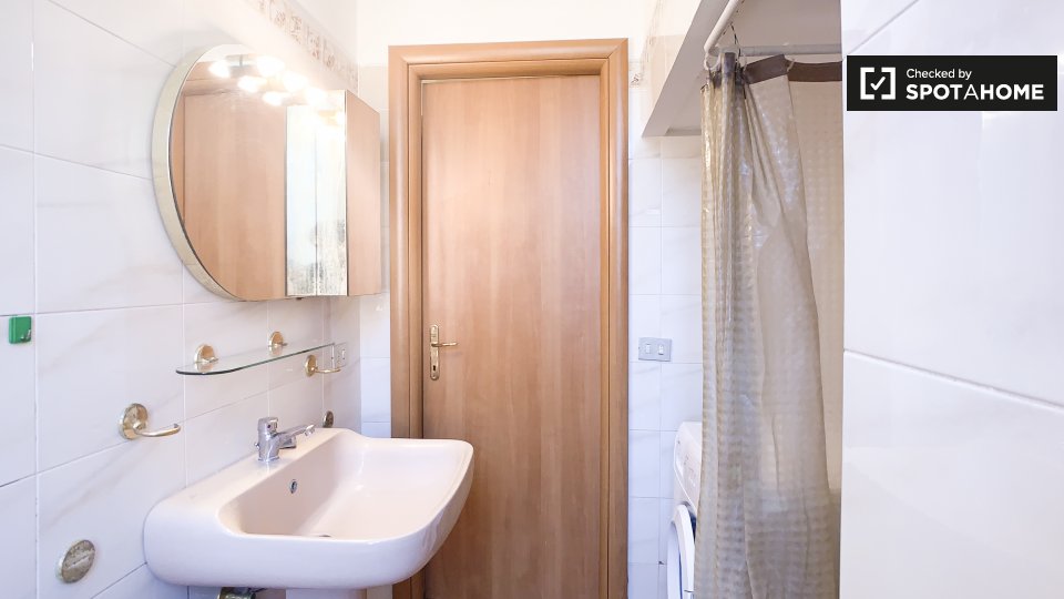 Immagine 9 di Appartamento in affitto  in Via dei Gonzaga, 00163 Roma RM, Italy a Roma