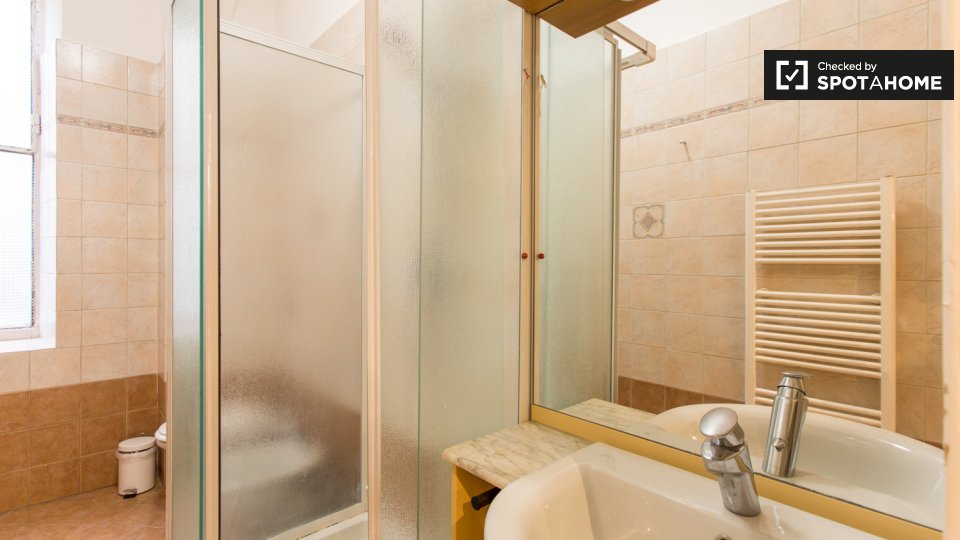 Immagine 17 di Camera condivisa in affitto  in Corso Buenos Aires a Milano