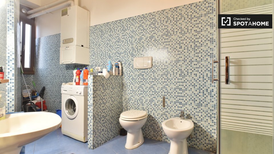 Immagine 16 di Camera condivisa in affitto  in Piazza Vittorio Emanuele II, 00185 Roma RM, Italy a Roma