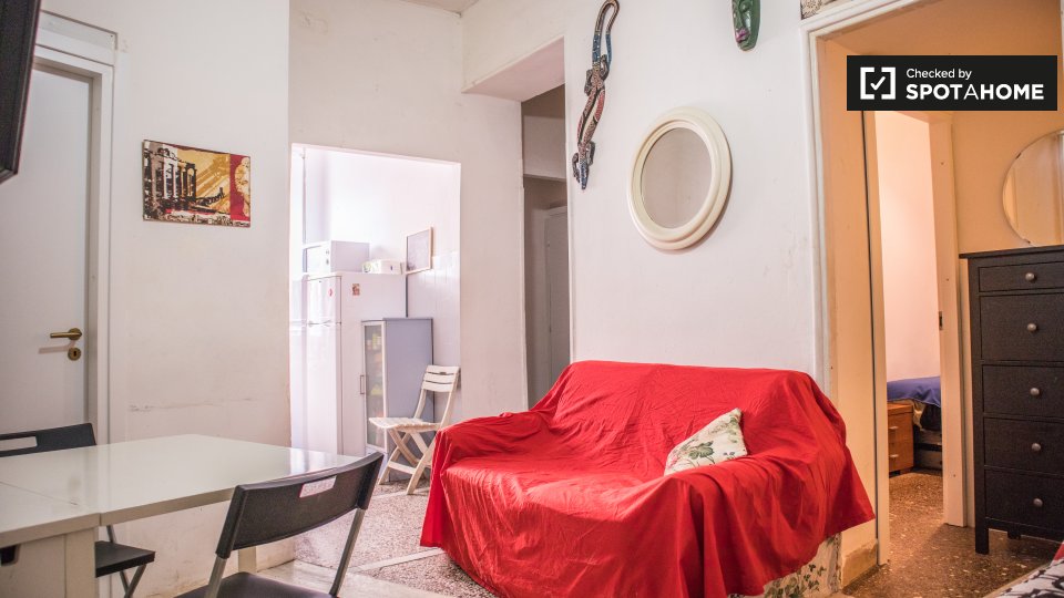 Immagine 3 di Camera condivisa in affitto  in Via Alessandro Cialdi, 00154 Roma RM, Italy a Roma