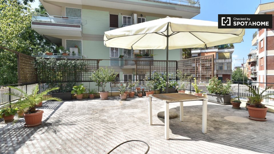 Immagine 15 di Camera condivisa in affitto  in Via di Torrevecchia, 00168 Roma RM, Italy a Roma