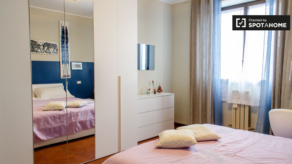 Immagine 3 di Camera condivisa in affitto  in Via Benedetto Croce, 00142 Roma RM, Italy a Roma