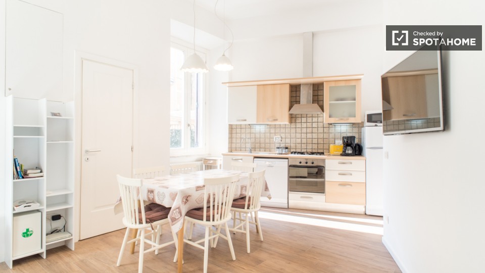 Immagine 1 di Appartamento in affitto  in Via Vespasiano a Roma